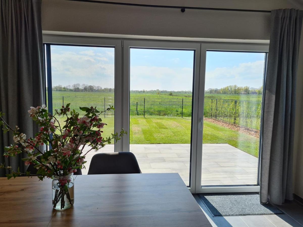 Watt'N Blick - Hundefreundliches Ferienhaus Mit Ausblick Ueber Die Wiesen Bis Zum Deich Schweiburg エクステリア 写真